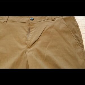 Men’s Columbia Omni-Shield Pants size 32x32 Sm Spots on Left & Right Legs